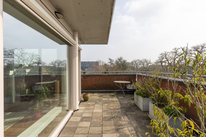 Foto 56 van Mathenessestraat 55-C8