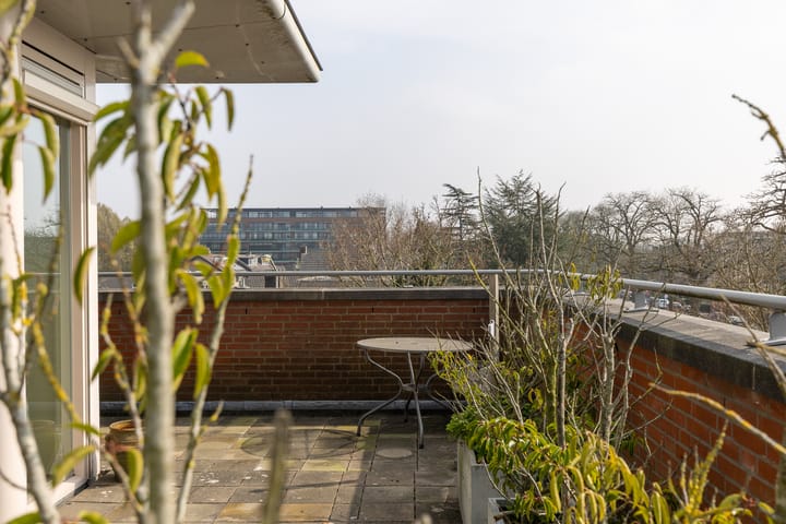 Foto 57 van Mathenessestraat 55-C8