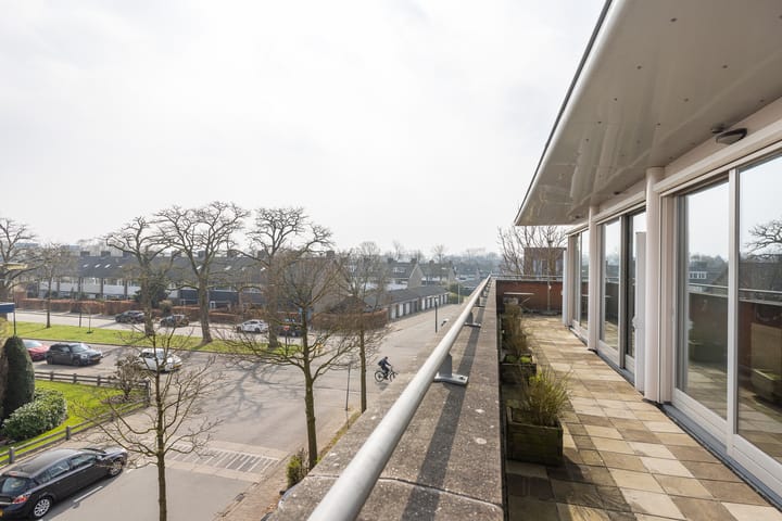 Foto 60 van Mathenessestraat 55-C8