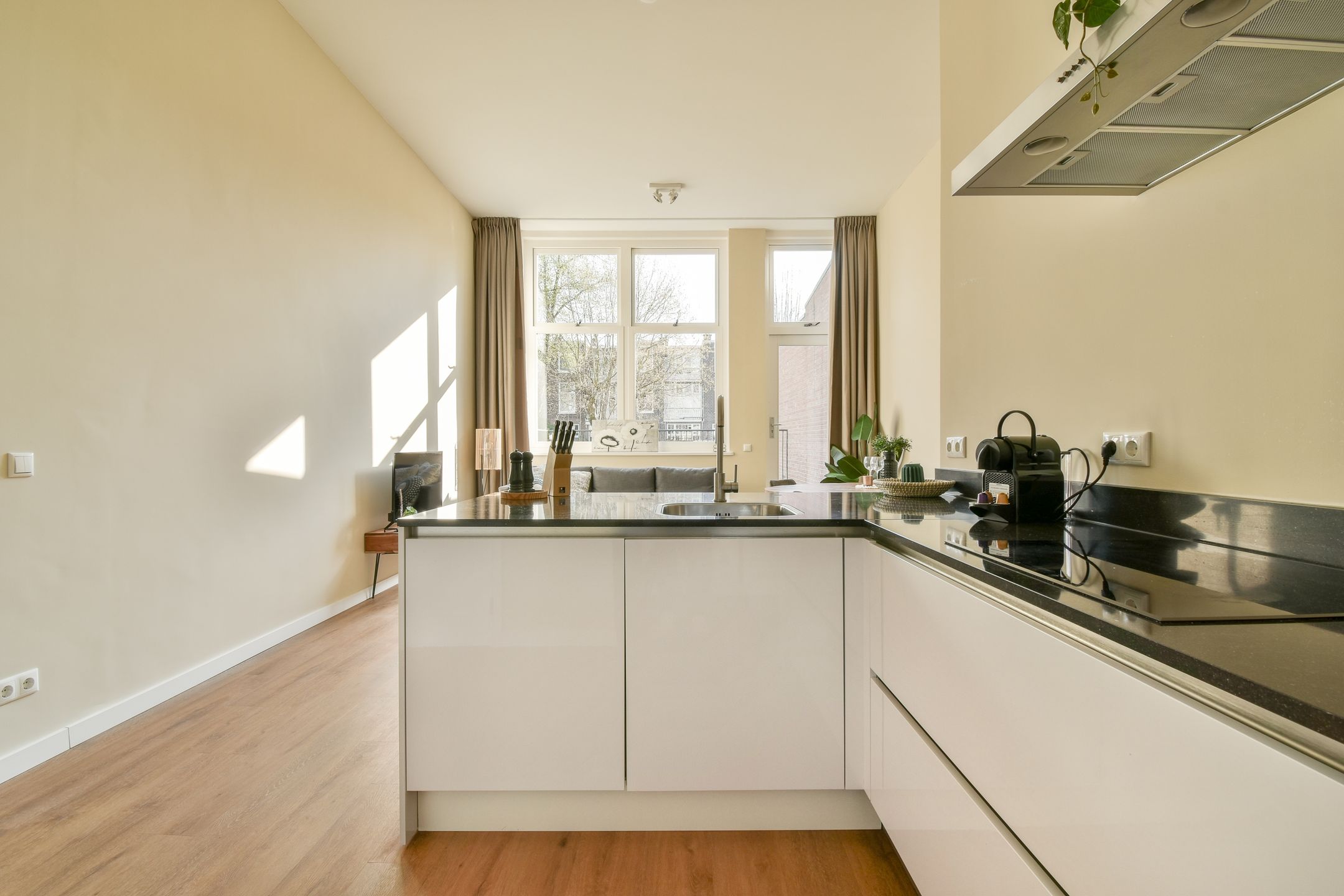 Foto 12 van Raamweg 13-A