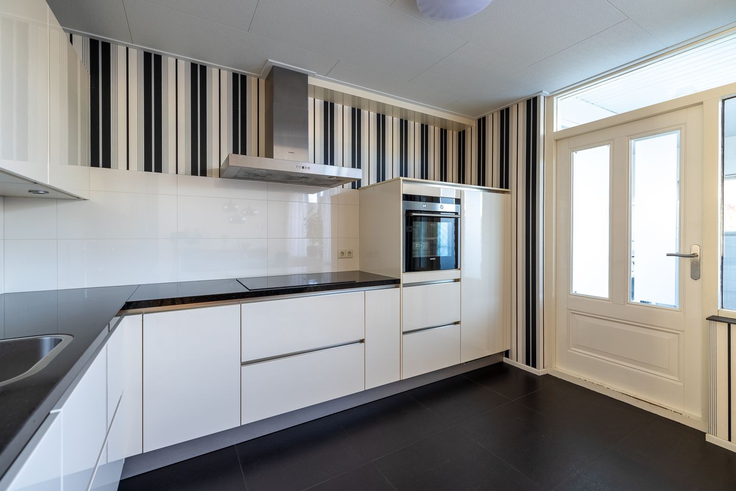 Foto 10 van Monnikenstraat 11