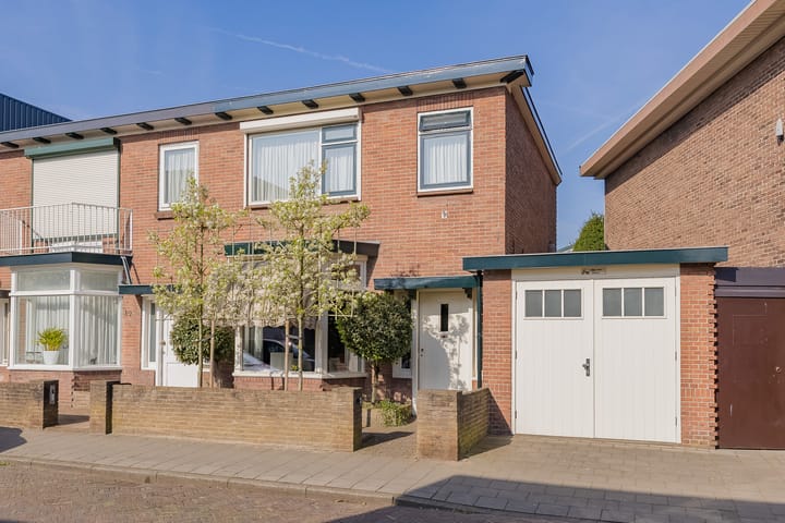 Foto 1 van Vareniusstraat 8