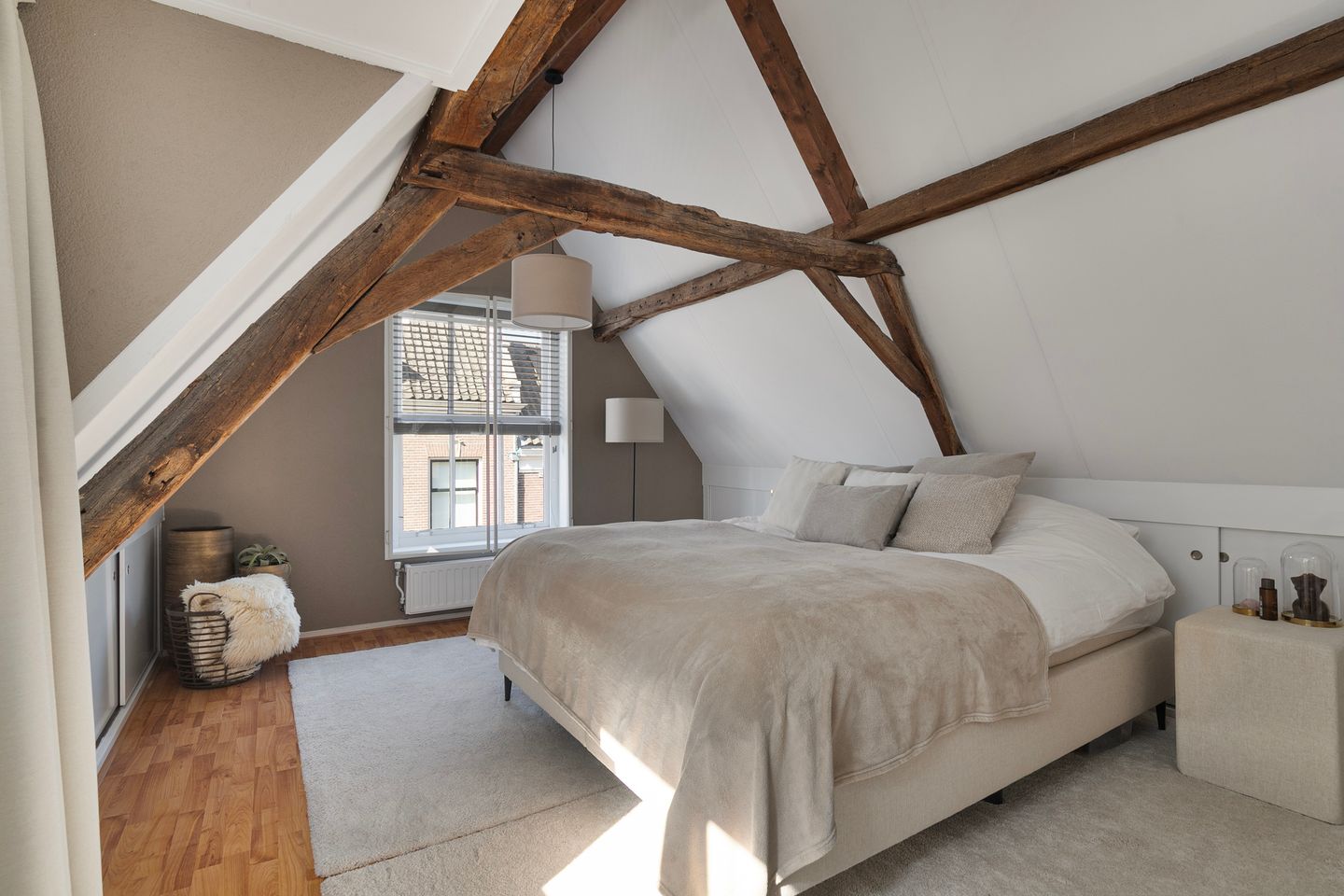 Photo 4 of Benschopperstraat 10-D