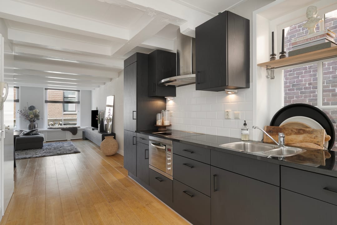 Photo 11 of Benschopperstraat 10-D