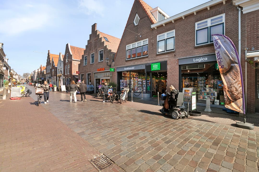 Photo 26 of Benschopperstraat 10-D