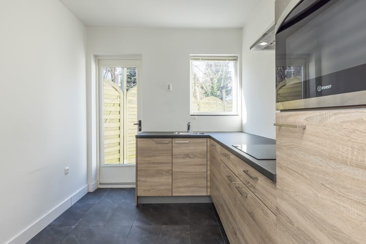 Foto 9 van Benzenraderweg 54