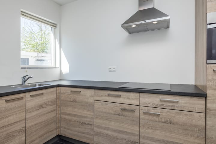 Foto 10 van Benzenraderweg 54