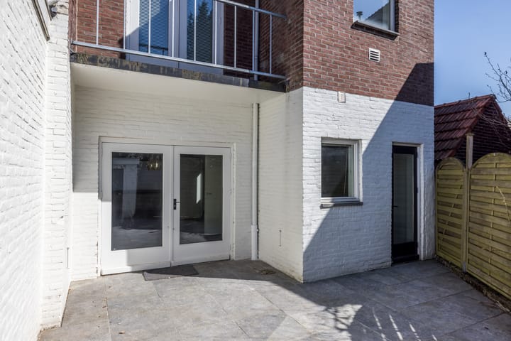 Foto 33 van Benzenraderweg 54