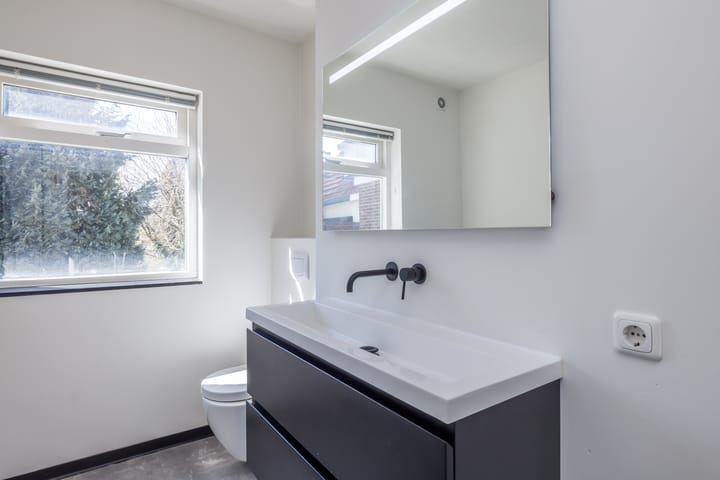 Foto 22 van Benzenraderweg 54