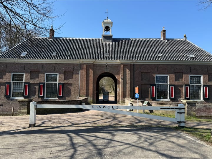 Photo 25 of Van Wassenaerstraat 15