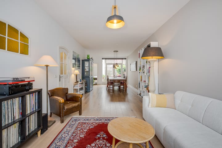 Foto 8 van De Genestetstraat 32