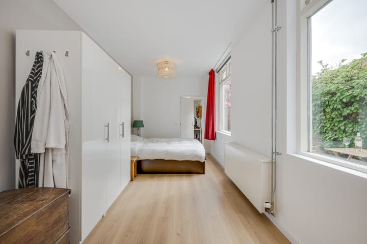 Foto 14 van De Genestetstraat 32