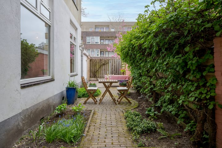 Foto 20 van De Genestetstraat 32