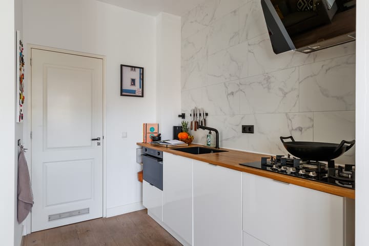 Photo 8 of Bilderdijkstraat 68-A