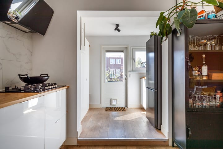 Photo 9 of Bilderdijkstraat 68-A