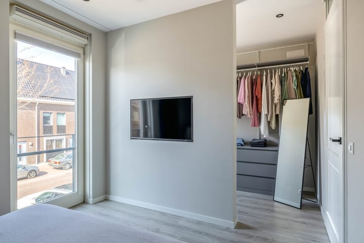 Foto 24 van Weegbree 111