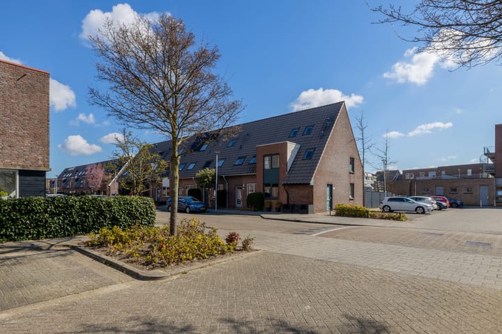 Foto 44 van Bloemenlaan 25