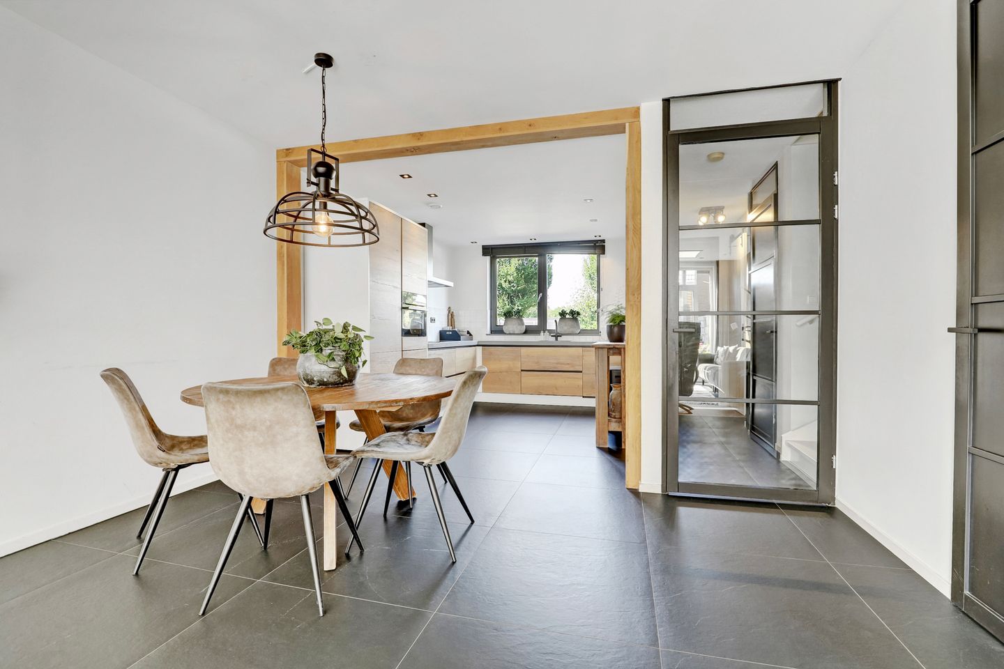 Foto 14 van Burgemeester Disselkoenlaan 42