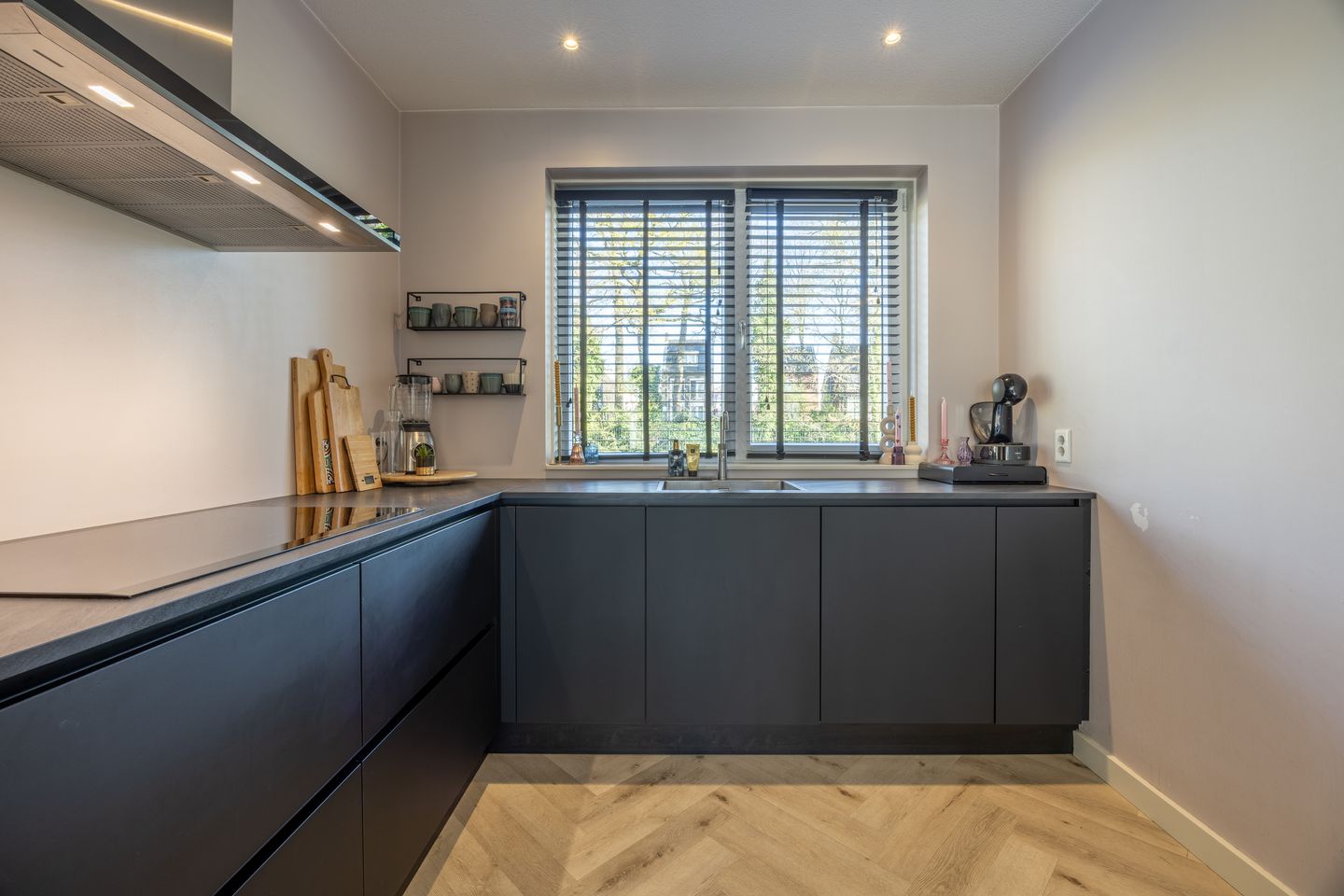 Foto 10 van Lage Bothofstraat 195-A