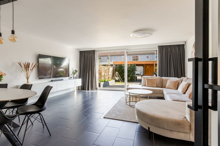 Foto 9 van Weidekruidveld 75