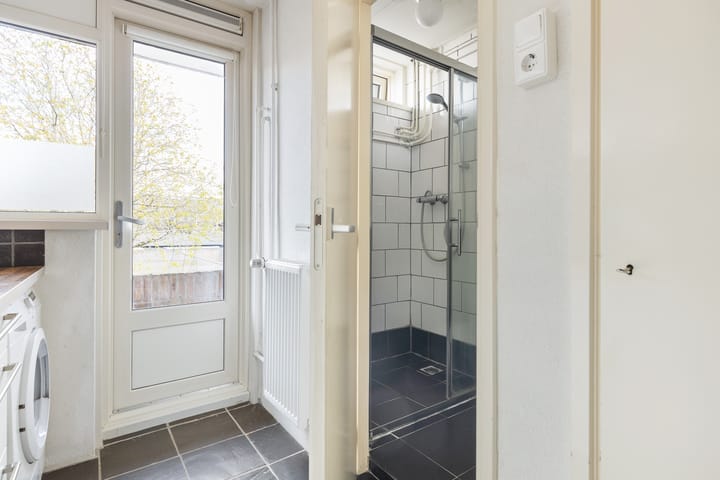 Foto 18 van Van Iddekingeweg 123