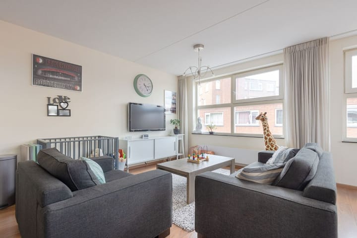 Photo 5 of Ebenhaëzerstraat 7-M