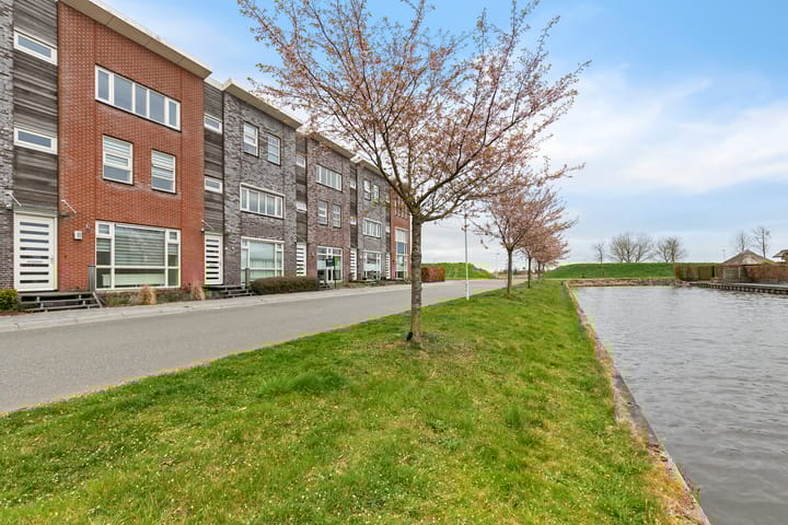 Photo 37 of Hoofden 78