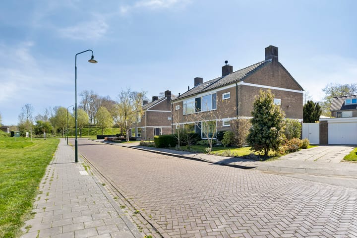 Foto 2 van Caustraat 52