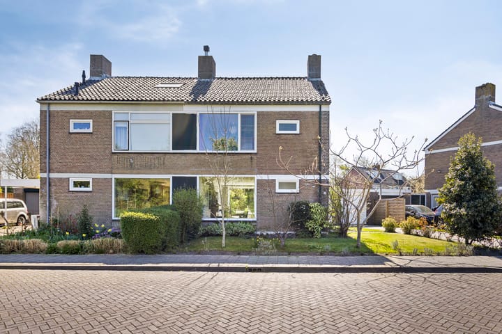 Foto 1 van Caustraat 52