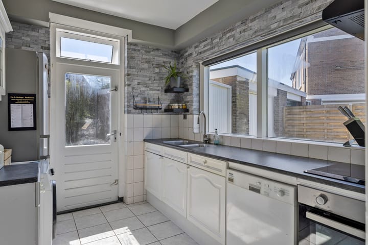 Foto 12 van Caustraat 52