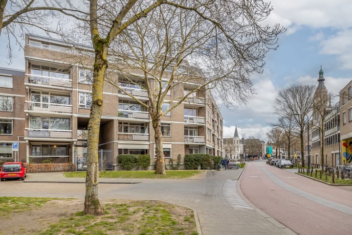 Foto 1 van Adriaan van Bergenstraat 76