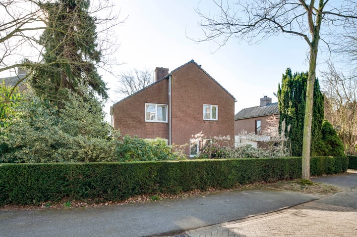 Photo 1 of Meidoorn 23