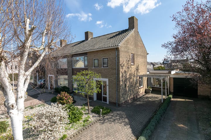 Foto 1 van Burgemeester Prinssenlaan 13