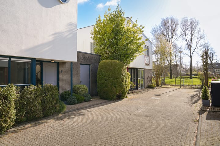 Photo 21 of Basishof 3