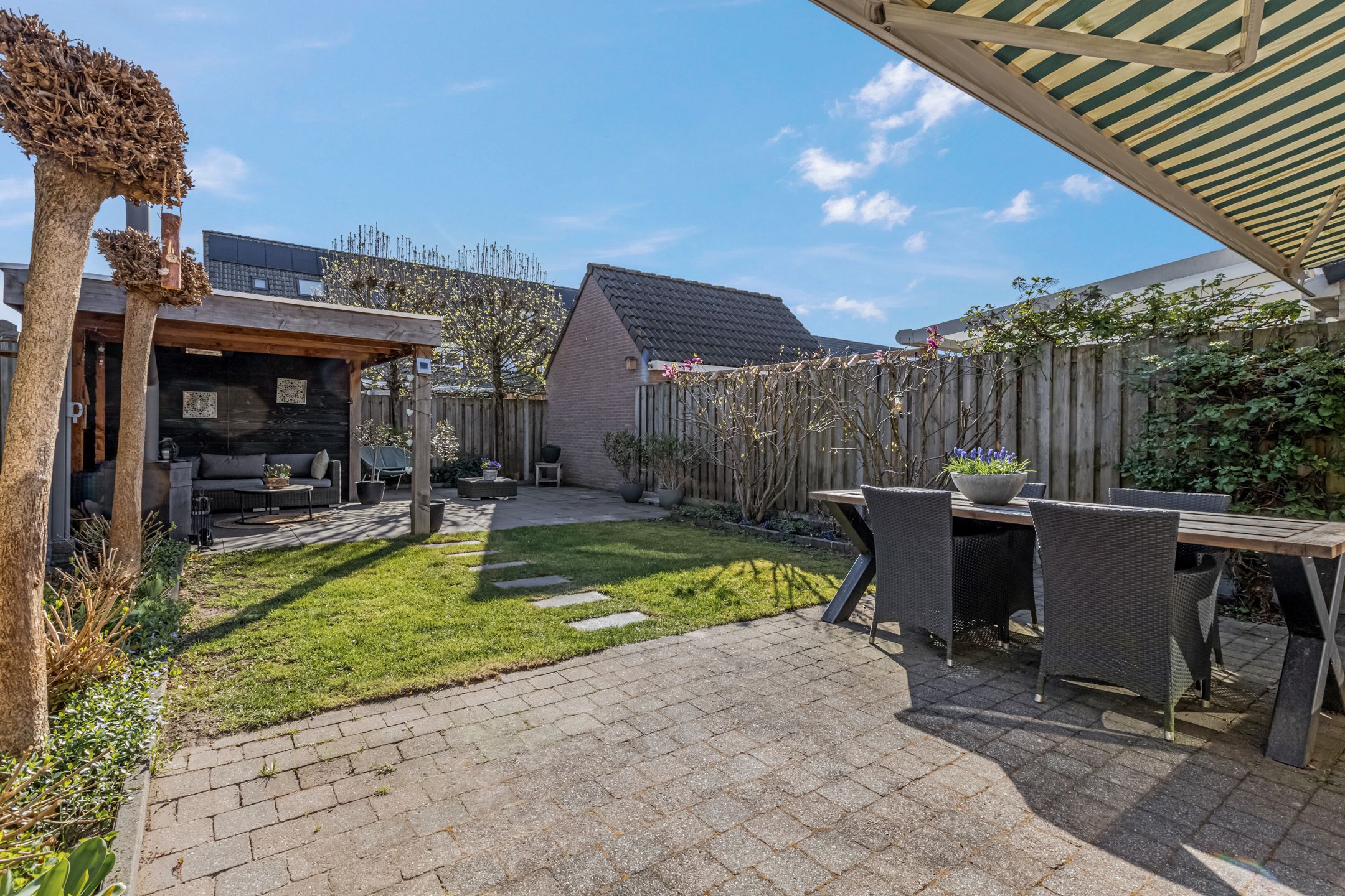 Foto 3 van Foster Dullesdreef 1