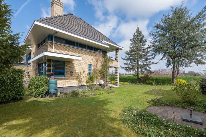 Foto 2 van Regenboog 15