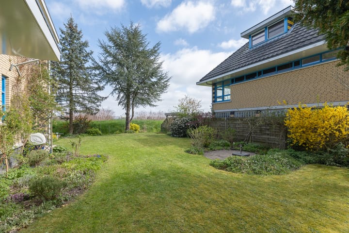 Foto 37 van Regenboog 15