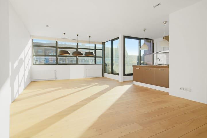 Photo 3 of Roerstraat 93-H