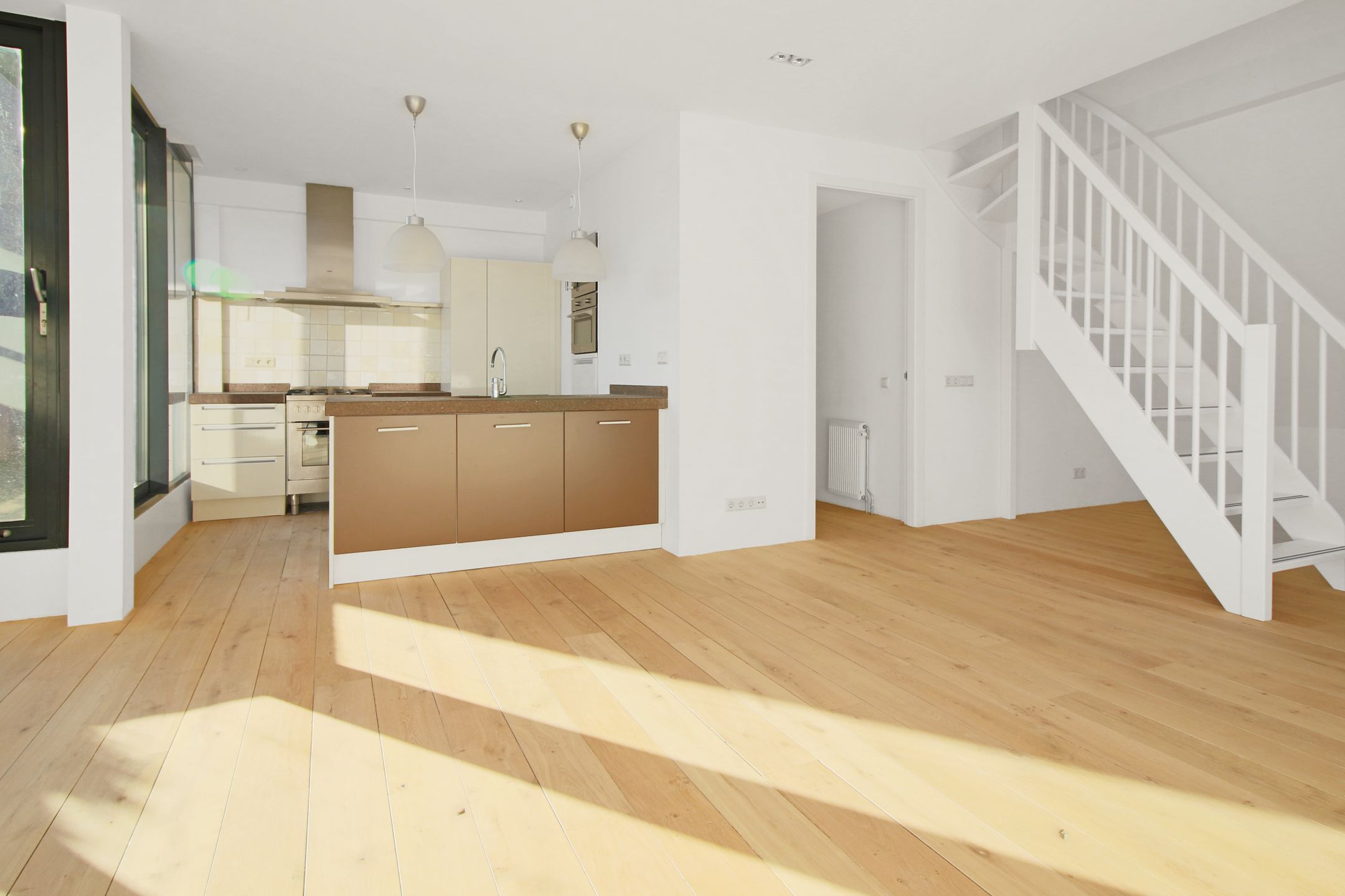 Photo 6 of Roerstraat 93-H