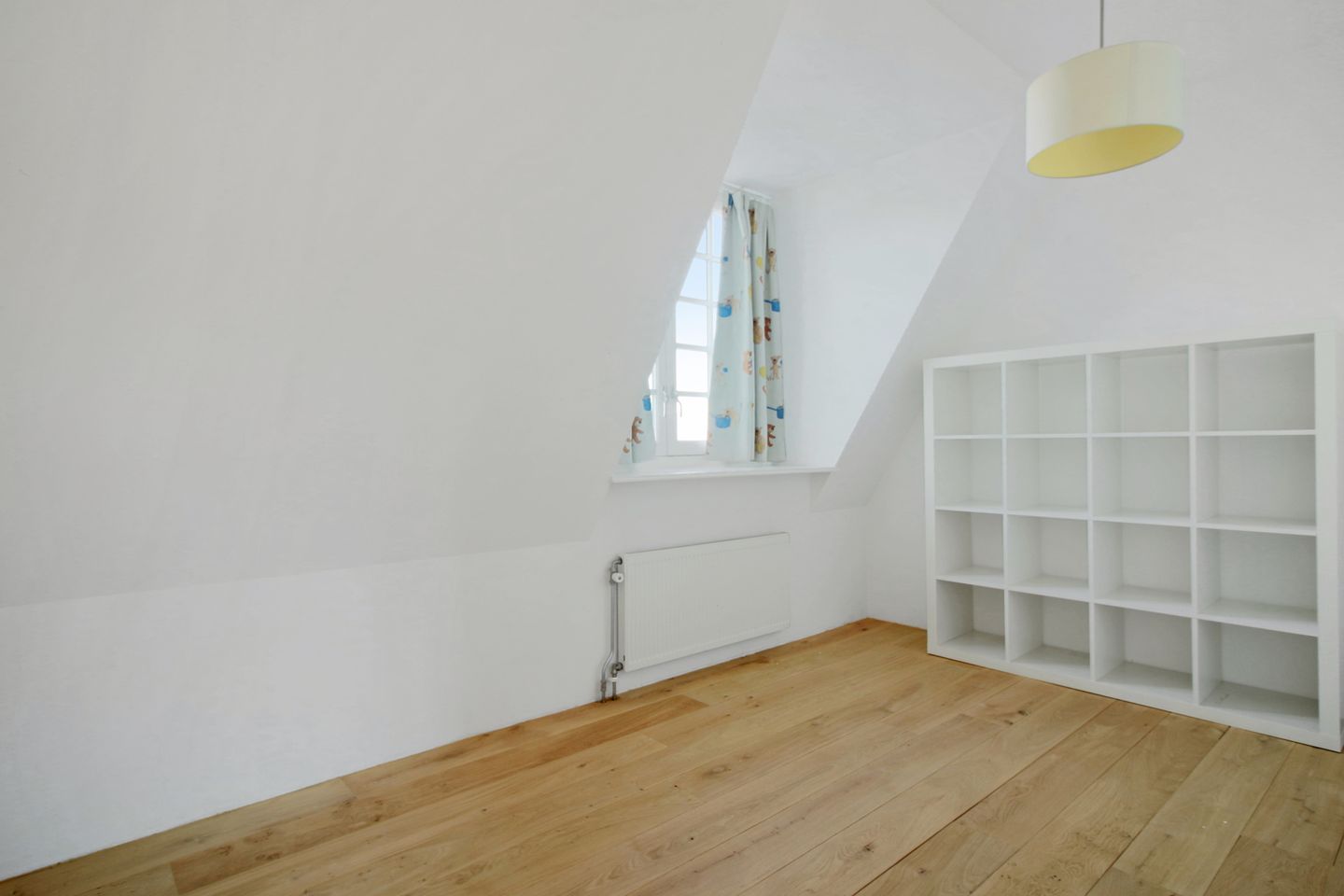 Photo 10 of Roerstraat 93-H