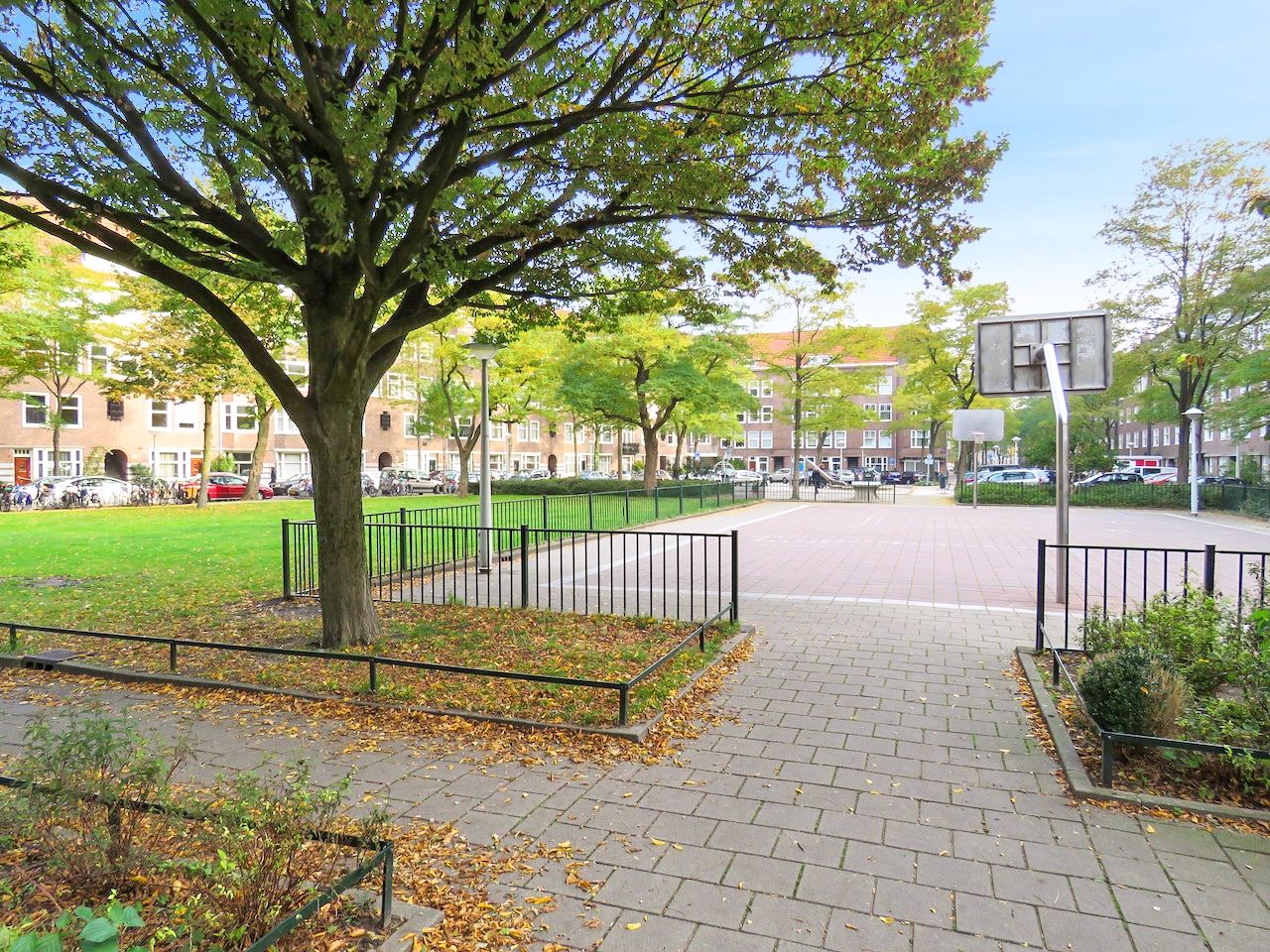 Photo 24 of Roerstraat 93-H