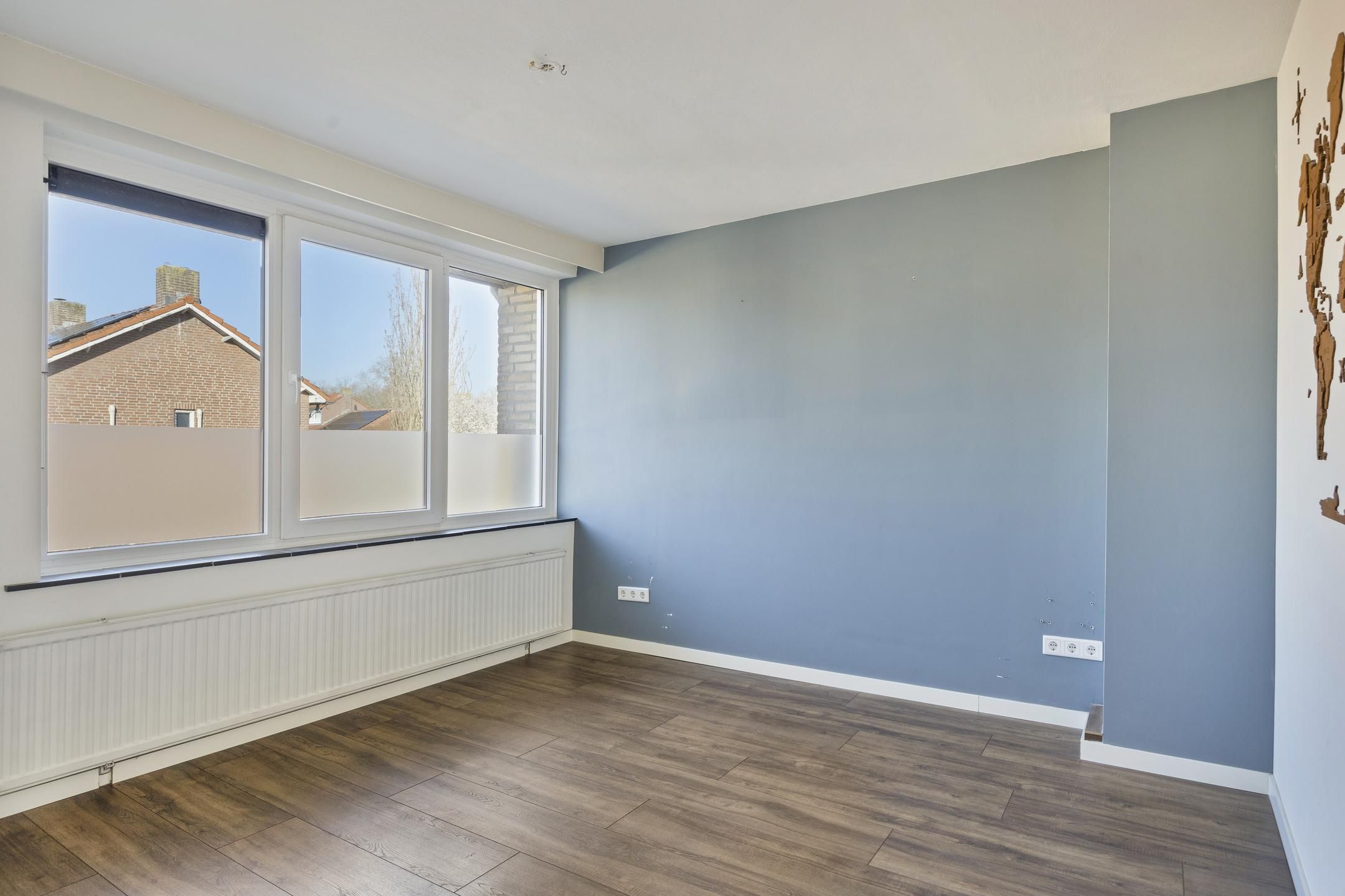 Photo 12 of Aquila 33