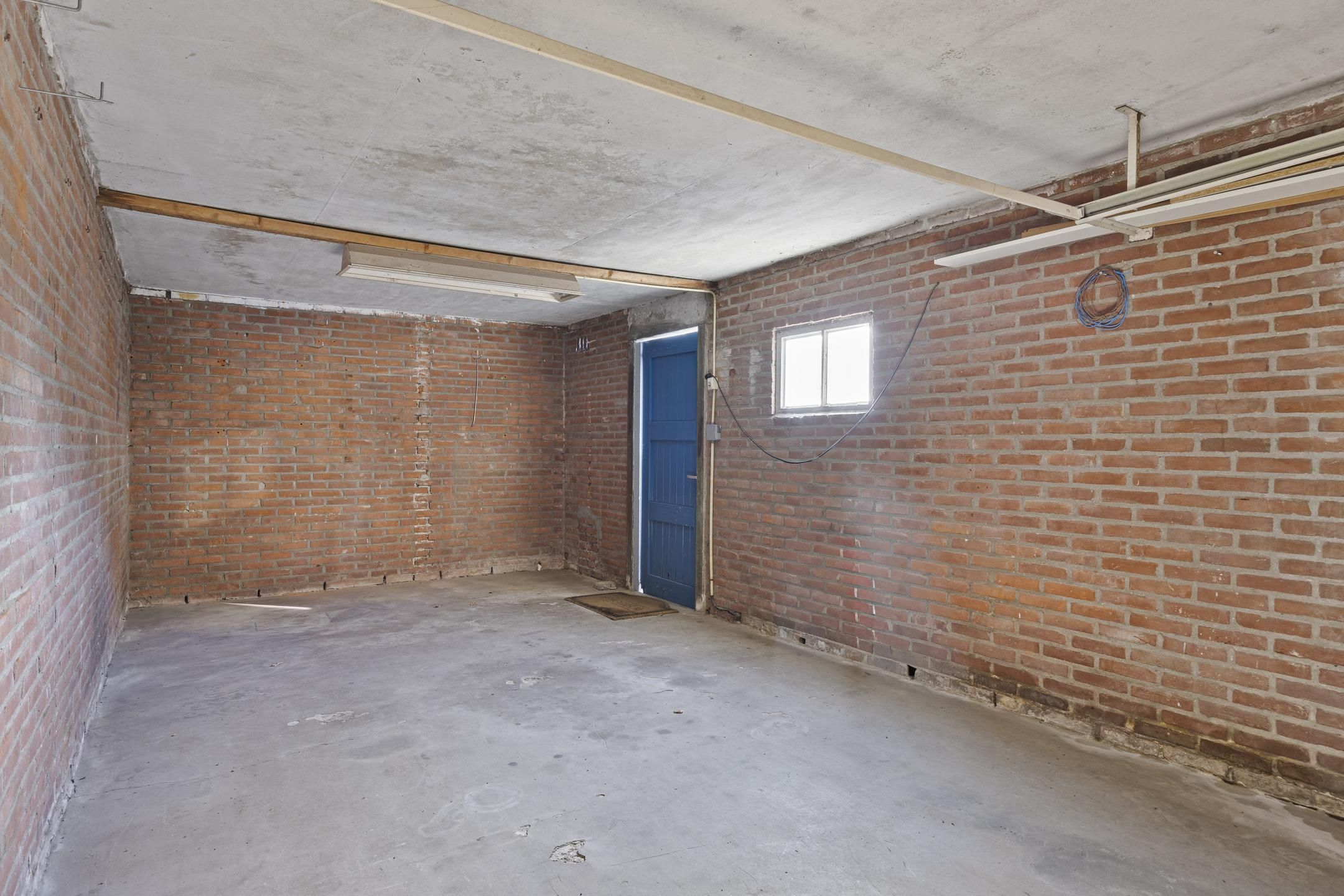 Photo 27 of Aquila 33