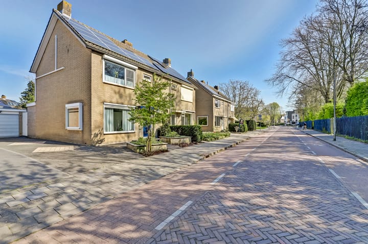 Photo 2 of Lindenstraat 4