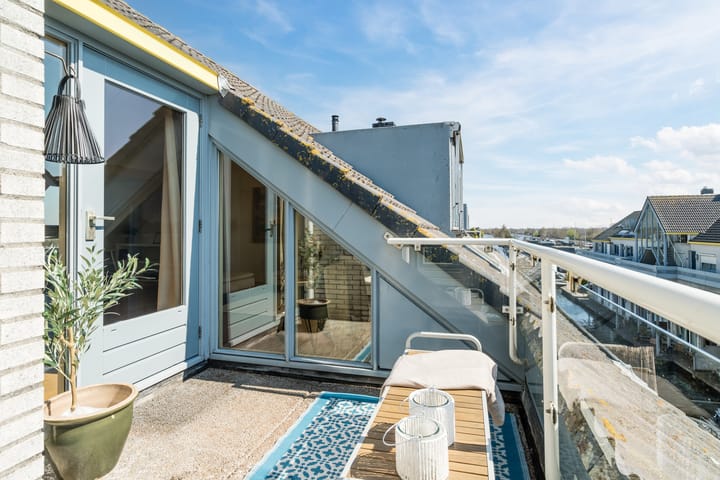 Photo 25 of Port Broclede 42