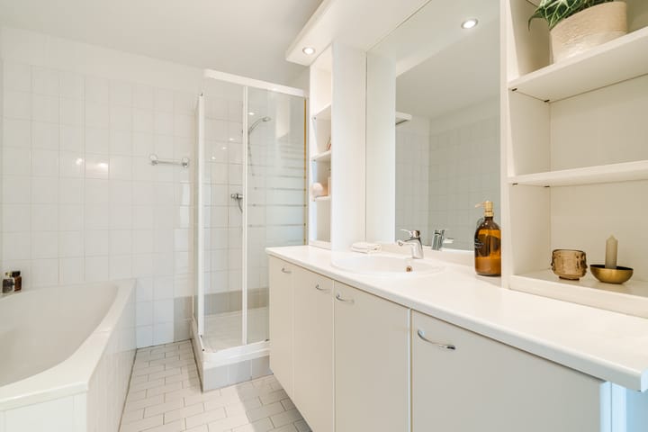 Photo 31 of Port Broclede 42