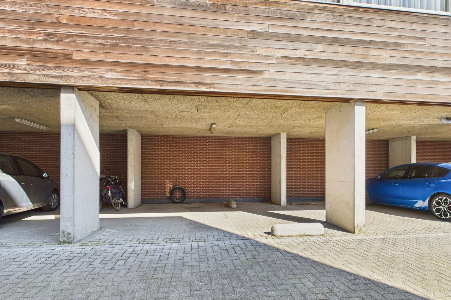 Foto 5 van Ledelplein 8-013