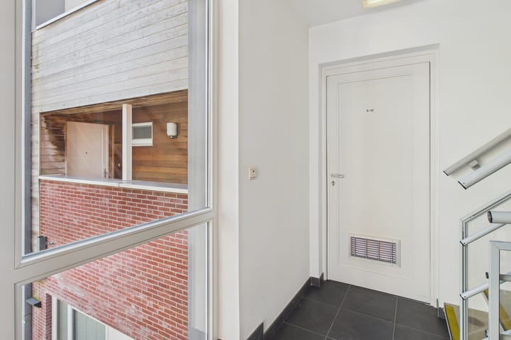 Foto 6 van Ledelplein 8-013