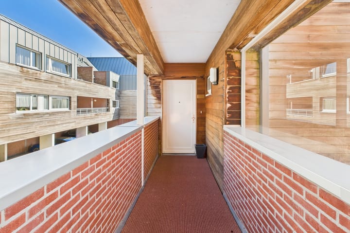 Foto 7 van Ledelplein 8-013