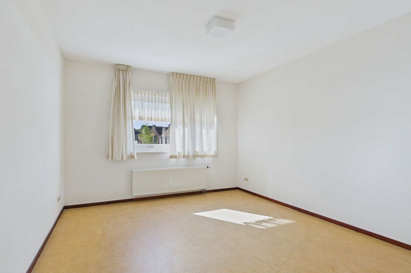 Foto 25 van Ledelplein 8-013